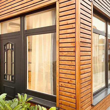 Casa Rehse I Loft-apartment Mit Gartenblick I Kostenlos Parken & Wlan I Self-check-in I 55zoll-smart&kabel-tv I Oepnv